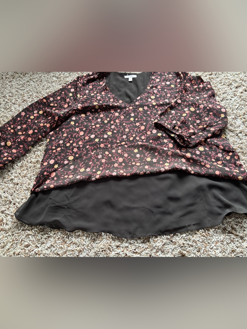 LC Lauren Conrad Floral V-Neck Blouse - Pink and Cream Size XL - Picture 5 of 13